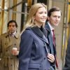 Ivanka Trump, souriante, et son mari Jared Kushner quittent leur appartement pour se rendre à la Trump Tower à New York le 9 novembre 2016