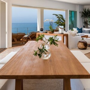 Cindy Crawford et Rande Gerber mettent en vente leur villa de Malibu pour la modique somme de 60 millions de dollars (novembre 2016).