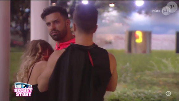Bastien et Vincent Queijo à deux doigts de se bagarrer ! - "Secret Story10" sur NT1. Emission quotidienne diffusée le 28 octobre 2016.