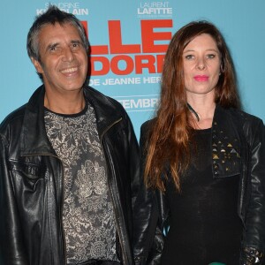 Julien Clerc et sa femme Hélène Grémillon - Avant-première du film "Elle l'adore" au cinéma UGC Normandie à Paris, le 15 septembre 2014.