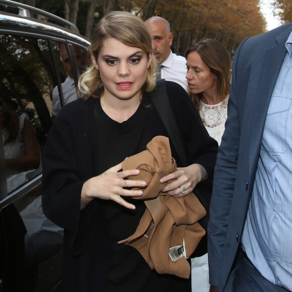 Exclusif - Béatrice (Coeur de pirate) arrive pour l'enregistrement d'une émission tv au studio Gabriel. Paris, le 14 septembre 2016