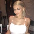Kylie Jenner en robe moulante pour le 27e anniversaire de son petit-ami Tyga - Photo publiée sur Instagram le 19 novembre 2016.