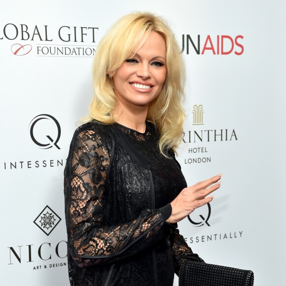 Pamela Anderson au Global Gift Gala organisé à Londres le 19 novembre 2016.