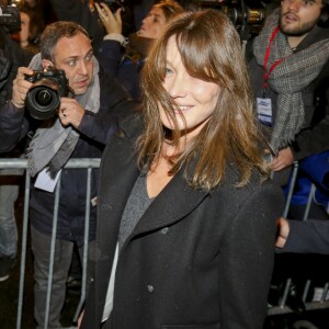 Carla Bruni-Sarkozy - Nicolas Sarkozy, arrivé en troisième position au premier tour de la primaire de la droite et du centre, quitte son QG de campagne après avoir prononcé un discours, avec sa femme Carla Bruni-Sarkozy à Paris, France, le 20 novembre 2016. © Agence/Bestimage