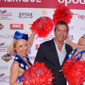 Michel Cymes - Soirée de lancement du Prix d'Amérique Opodo J-68 qui soutient l'assocation "La Chaîne de l'Espoir" parrainée par Youssou N'Dour, à Paris, le 22 novembre 2016. © Coadic Guirec/Bestimage