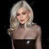 Kylie Jenner, blonde platine, se promène dans les rues de West Hollywood, le 22 septembre 2016  Kylie Jenner was spotted out and about in West Hollywood, California on September 22, 2016. She stopped at Catch L.A. and wore a black dress, and heels while she was out22/09/2016 - West Hollywood