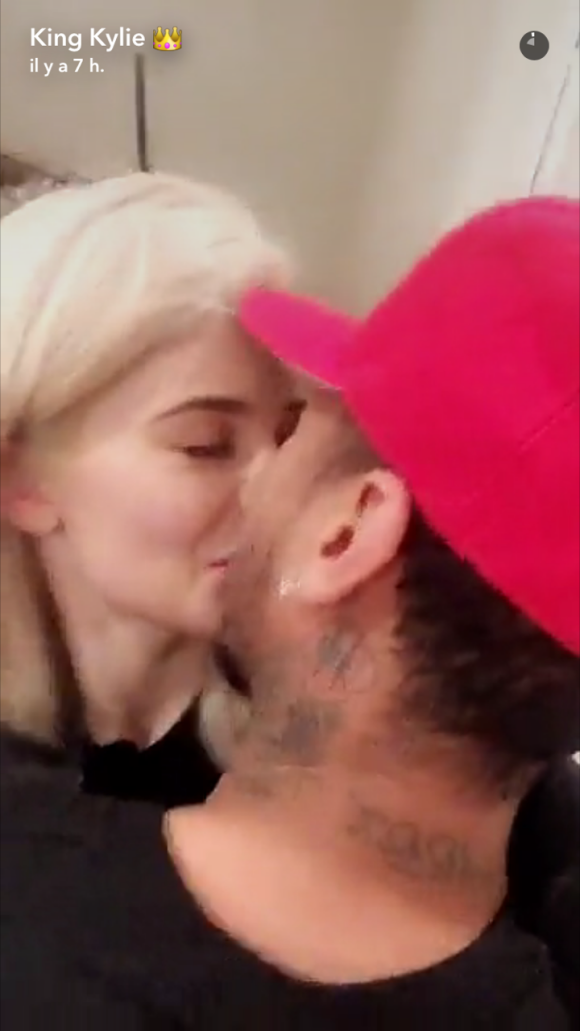 Kylie Jenner et Tyga échangeant des baisers sur Snapchat le 22 novembre 2016