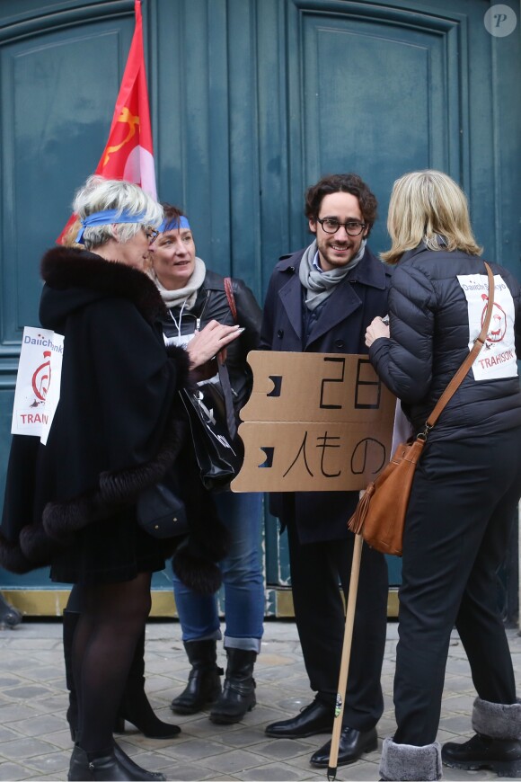 Thomas Hollande manifeste aux côtés des salariés du groupe pharmaceutique japonais Daiichi-Sankyo à Paris, le 24 novembre 2016.  © Stéphane Lemouton/Bestimage