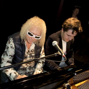 Michel Polnareff et Pierre Fabre (ancien candidat de la Nouvelle Star) - Inauguration du centre culturel Michel Polnareff à Fontenay-Trésigny le 25 novembre 2016