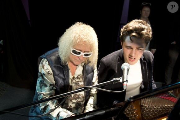 Michel Polnareff et Pierre Fabre (ancien candidat de la Nouvelle Star) - Inauguration du centre culturel Michel Polnareff à Fontenay-Trésigny le 25 novembre 2016