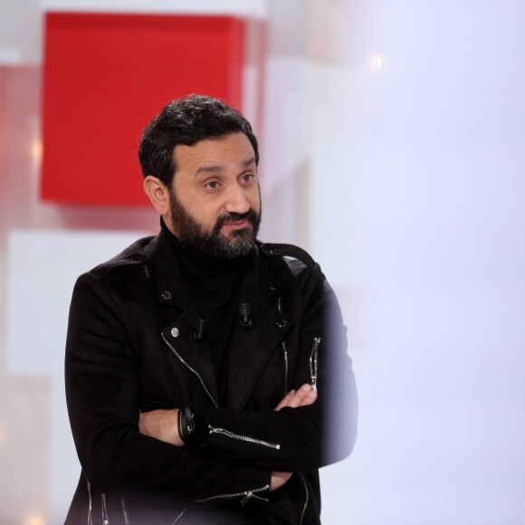 Exclusif - Cyril Hanouna - Enregistrement de l'émission "Vivement la télé" de Michel Drucker au Studio Gabriel avec une partie de l'équipe de Touche pas à mon poste (TPMP) le 9 novembre 2016. L'émission sera diffusée sur France 2 le 13 novembre 2016. © Dominique Jacovides / Bestimage No Web en Suisse / Belgique