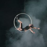 Cirque du soleil : La trapéziste Lisa Skinner chute de 5m en plein spectacle