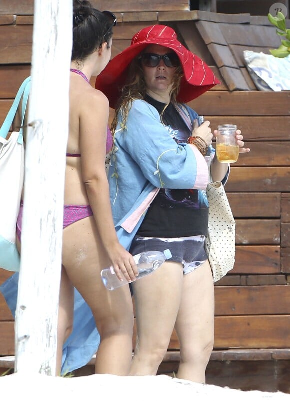 Exclusif - Drew Barrymore au Bikini Bootcamp à l'Amansala Resort. Tulum, Mexique, le 17 novembre 2016.