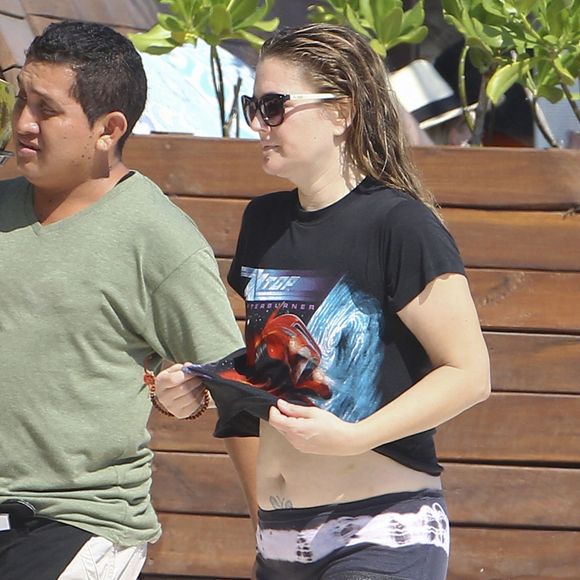 Exclusif - Drew Barrymore au Bikini Bootcamp à l'Amansala Resort. Tulum, Mexique, le 17 novembre 2016.