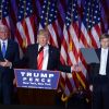 Donald Trump avec son fils Barron et Mike Pence lors de son discours au Hilton New York après son élection à la présidence des Etats-Unis. New York, le 9 novembre 2016.