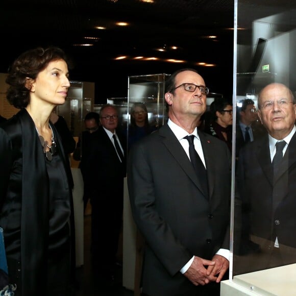 Audrey Azoulay, François Hollande et Marc Ladreit de Lacharrière - Vernissage de l'exposition de 60 oeuvres d'art africain et océanien issues de la collection personnelle de Marc Ladreit de Lacharrière au Musée du Quai Branly - Jacques Chirac à Paris, le 22 Novembre 2016. Intitulée "Eclectique, une collection du XXIe siècle", cette exposition s'y tiendra jusqu'au 2 avril 2017. © Dominique Jacovides/Bestimage