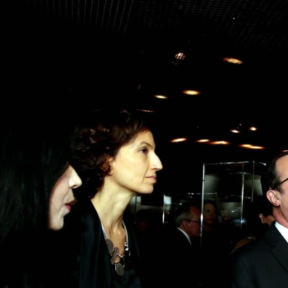 Hélène Joubert, Audrey Azoulay, François Hollande et Marc Ladreit de Lacharrière - Vernissage de l'exposition de 60 oeuvres d'art africain et océanien issues de la collection personnelle de Marc Ladreit de Lacharrière au Musée du Quai Branly - Jacques Chirac à Paris, le 22 Novembre 2016. Intitulée "Eclectique, une collection du XXIe siècle", cette exposition s'y tiendra jusqu'au 2 avril 2017. © Dominique Jacovides/Bestimage