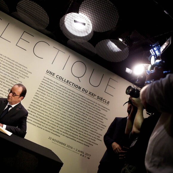 François Hollande - Vernissage de l'exposition de 60 oeuvres d'art africain et océanien issues de la collection personnelle de Marc Ladreit de Lacharrière au Musée du Quai Branly - Jacques Chirac à Paris, le 22 Novembre 2016. Intitulée "Eclectique, une collection du XXIe siècle", cette exposition s'y tiendra jusqu'au 2 avril 2017. © Dominique Jacovides/Bestimage