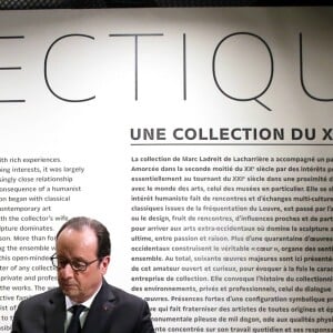 François Hollande - Vernissage de l'exposition de 60 oeuvres d'art africain et océanien issues de la collection personnelle de Marc Ladreit de Lacharrière au Musée du Quai Branly - Jacques Chirac à Paris, le 22 Novembre 2016. Intitulée "Eclectique, une collection du XXIe siècle", cette exposition s'y tiendra jusqu'au 2 avril 2017. © Dominique Jacovides/Bestimage