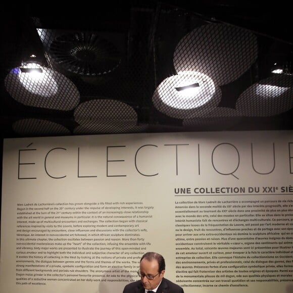 François Hollande - Vernissage de l'exposition de 60 oeuvres d'art africain et océanien issues de la collection personnelle de Marc Ladreit de Lacharrière au Musée du Quai Branly - Jacques Chirac à Paris, le 22 Novembre 2016. Intitulée "Eclectique, une collection du XXIe siècle", cette exposition s'y tiendra jusqu'au 2 avril 2017. © Dominique Jacovides/Bestimage