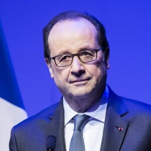 Le président de la République François Hollande lors de la cérémonie de remise du prix de la Fondation Chirac au musée du Quai Branly à Paris, 24 novembre 2016. © Denis Allard/Pool/Bestimage