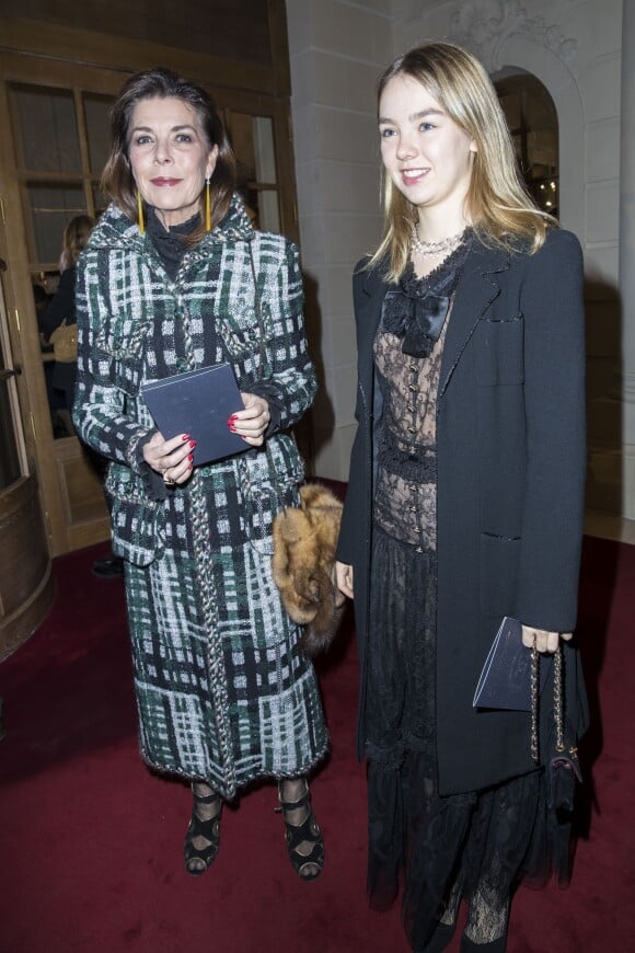 La princesse Caroline de Monaco et sa fille la princesse Alexandra de Hanovre - Défilé Chanel Métiers d'Art 2016-2017 au Ritz à Paris, le 6 décembre 2016. © Olivier Borde/Bestimage