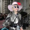 Lady Gaga sort de son hôtel The Langham Hotel à Londres, le 7 décembre 2016.