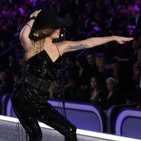 Lady Gaga au Défilé Victoria's Secret Paris 2016 au Grand Palais à Paris, le 30 novembre 2016. © Cyril Moreau/Bestimage