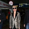 Lady Gaga arrive à l'aéroport Paris-Charles-de-Gaulle à Roissy pour se rendre à Paris à l'occasion du défilé Victoria's Secret à Roissy le 27 novembre 2016