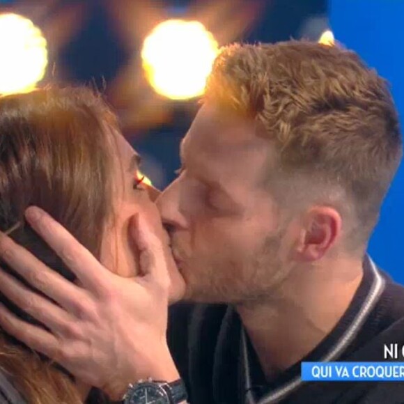 Valérie Bénaïm et Matthieu Delormeau s'embrassent - "TPMP", jeudi 8 décembre 2016, sur C8