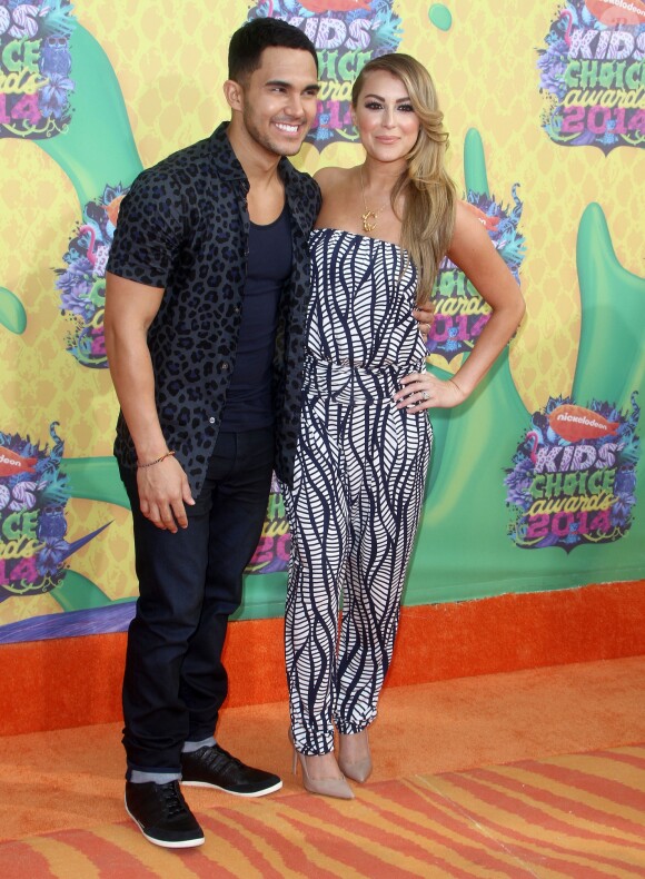 Alexa Vega et son mari Carlos Pena à la 27ème cérémonie annuelle des "Kid's Choice Awards" à Los Angeles, le 29 mars 2014.