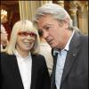Exclusif - Mireille Darc et Alain Delon lors de la cérémonie de remise des insignes de commandeur de l'ordre national du mérite de Mireille Darc à Paris le 21 avril 201