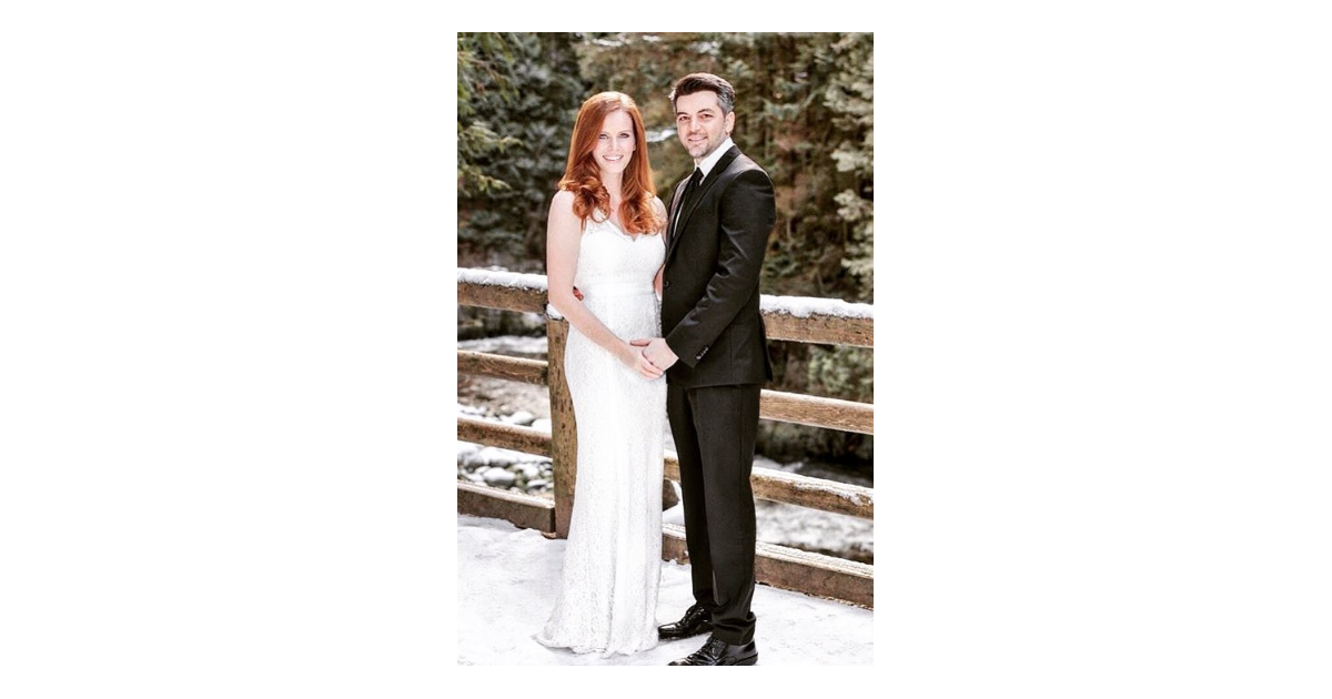 Marcus Kayne A Publié Une Photo De Son Mariage Avec Rebecca Mader Sur Sa Page Instagram Le 13 