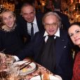 Carla Sozzani, Carlo Capasa, Diego Della Valle et Livia Firth au dîner de Noël de l'Institut Européen d'Oncologie, de la fondation de l'institut (Fondazione IEO CCM) à la Villa Necchi Campiglio. Milan le 13 décembre 2016.