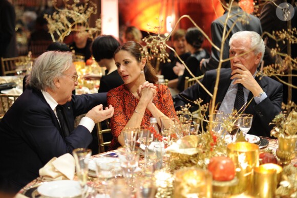 Diego Della Valle, Livia Firth et Marco Tronchetti Provera au dîner de Noël de l'Institut Européen d'Oncologie de la fondation de l'institut (Fondazione IEO CCM) à la Villa Necchi Campiglio. Milan le 13 décembre 2016.