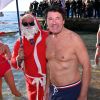 Christian Estrosi participe au traditionnel bain de Noël de la ville de Nice le 18 décembre 2016. L'opération s'est déroulée à titre exceptionnel sur la Plage des Bains Militaires, la municipalité ayant décidé de ne plus organiser de manifestation pendant un an sur la Promenade des Anglais à la suite de l'attentat du 14 juillet 2016. Plus d'une centaine de participants ont fait quelques brasses dans une eau à 14 degrés. Cet événement est organisé par la Fédération Sportive et Gymnique du Travail 06 (FSGT) avec le soutien de la Ville de Nice. © Bruno Bébert / Bestimage
