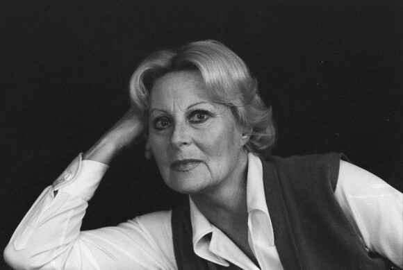Archives - En France, à Paris, Michèle Morgan dans sa loge du Théatre du Palais-Royal le 14 novembre 1978.