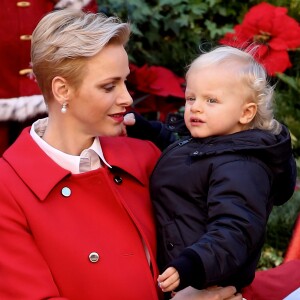 La princesse Charlène de Monaco, le prince Jacques de Monaco - Le prince Albert II et la princesse Charlène de Monaco distribuent les cadeaux aux enfants monégasques au palais princier de Monaco le 14 décembre 2016. © Dominique Jacovides / Bestimage