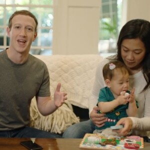 Mark Zuckerberg faisant la démons­tra­tion de son assis­tant virtuel Jarvis dans une vidéo publiée sur Facebook le 20 décembre 2016