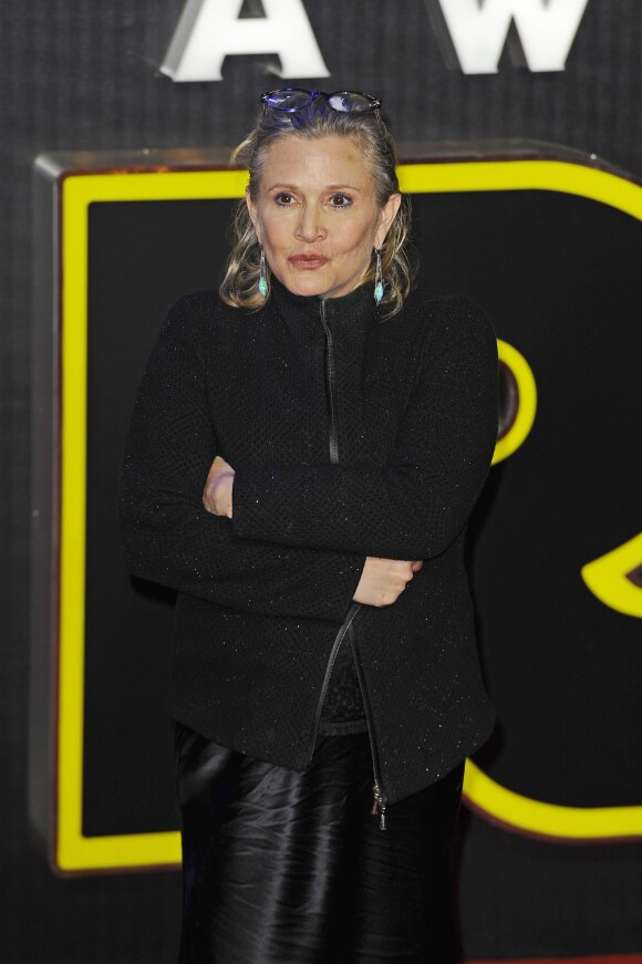 Carrie Fisher à la première de "Star Wars: Le réveil de la Force" à Odeon Leicester Square à Londres le 16 décembre 2015