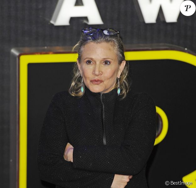 Carrie Fisher à la première de "Star Wars: Le réveil de la Force" à Odeon Leicester Square à Londres le 16 décembre 2015