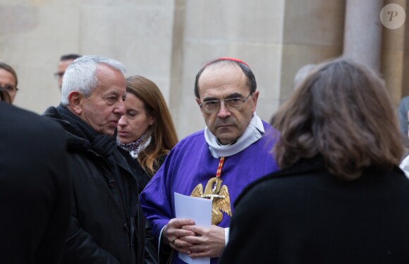 Le Cardinal Philippe Barbarin - Obsèques de Caroline Prénat en l'église Saint Martin d'Ainay à Lyon, le 23 novembre 2015