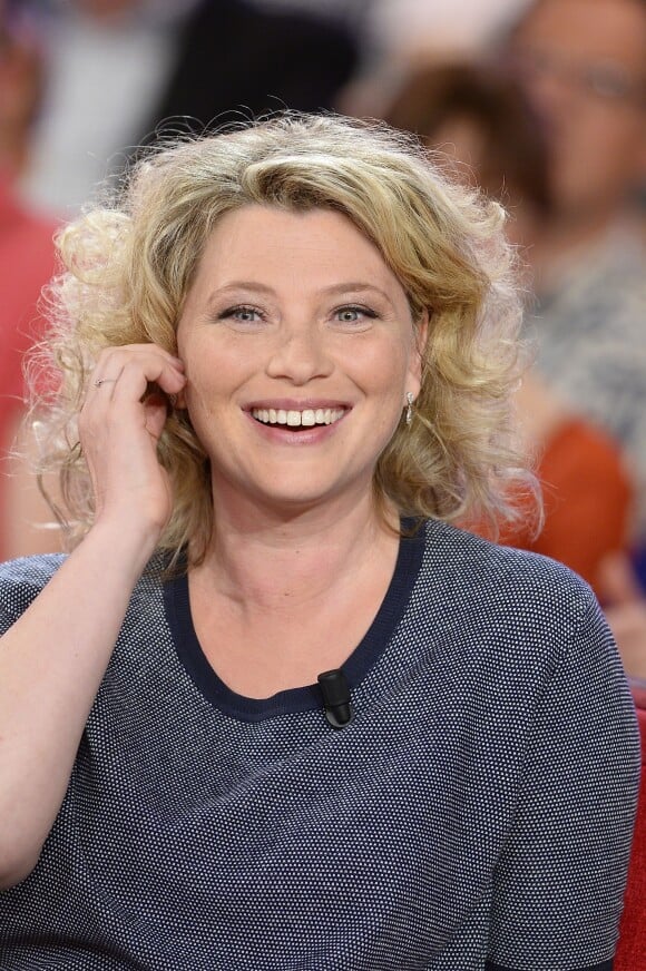 Cécile Bois - Enregistrement de l'émission "Vivement Dimanche" à Paris le 13 mai 2015 et qui sera diffusée le 17 Mai 2015. 