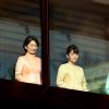 Le prince Fumihito d'Akishino avec sa femme la princesse Kiko et leurs filles les princesses Mako et Kako au balcon du palais impérial à Tokyo pour la traditionnelle apparition du Nouvel An, le 2 janvier 2017. Cette année, pas de discours, pour ménager la santé déclinante du souverain. 96 000 personnes sont venues saluer la famille impériale.