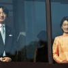 Le prince Fumihito et la princesse Kiko au balcon du palais impérial à Tokyo pour la traditionnelle apparition du Nouvel An, le 2 janvier 2017. Cette année, pas de discours, pour ménager la santé déclinante du souverain. 96 000 personnes sont venues saluer la famille impériale.