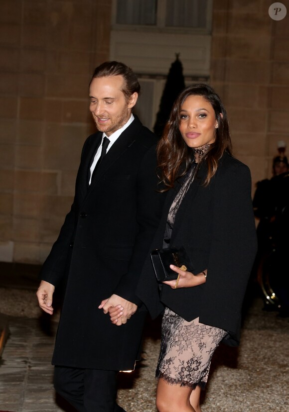 Info - David Guetta officialise avec Jessica Ledon - Le DJ David Guetta et sa compagne Jessica Ledon arrivent au dîner d'état donné en l'honneur du président cubain Raul Castro au palais de l'Elysée à Paris, le 1er février 2016.