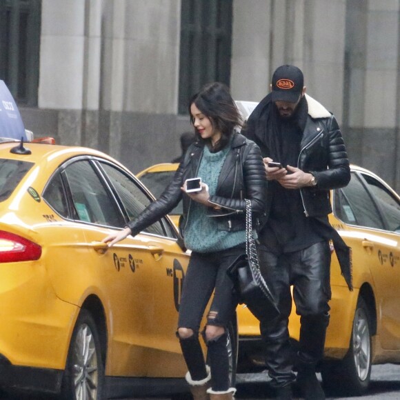 Exclusif - Nabilla Benattia et son compagnon Thomas Vergara à New York, le 18 décembre 2016.