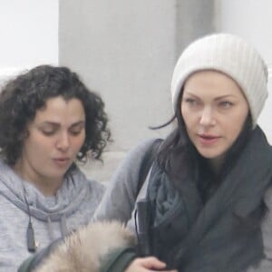 Exclusif - Laura Prepon - Nabilla Benattia et son compagnon Thomas Vergara se rendent dans les studios Kaufman Astoria à New York, le 17 décembre 2016.