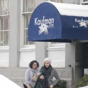 Exclusif - Laura Prepon - Nabilla Benattia et son compagnon Thomas Vergara se rendent dans les studios Kaufman Astoria à New York, le 17 décembre 2016.