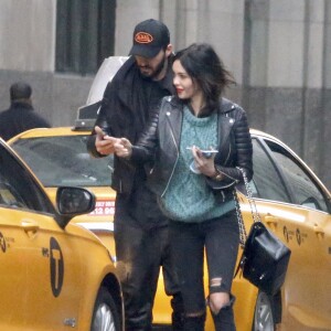 Exclusif - Nabilla Benattia et son compagnon Thomas Vergara à New York, le 18 décembre 2016.
